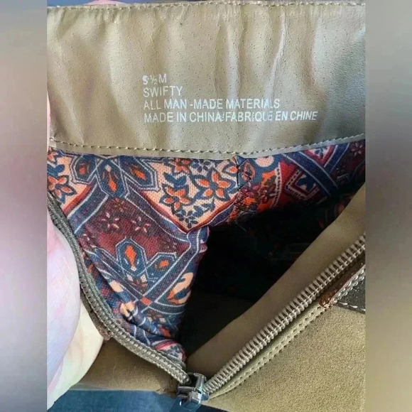 Woman’s New@titude Brown Suede Strappy Block Heel Ankle Zip Booties Size 9.5 - Picture 10 of 11